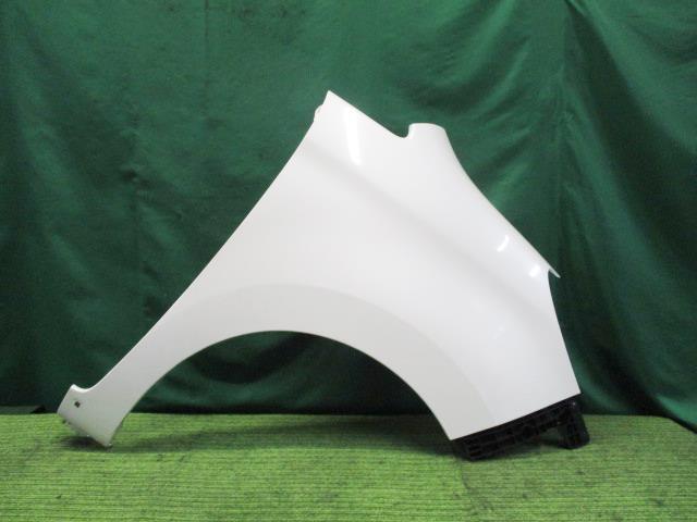 デリカD2 DBA-MB15S 右Fフェンダー S MQ501212【岐阜発】拍卖