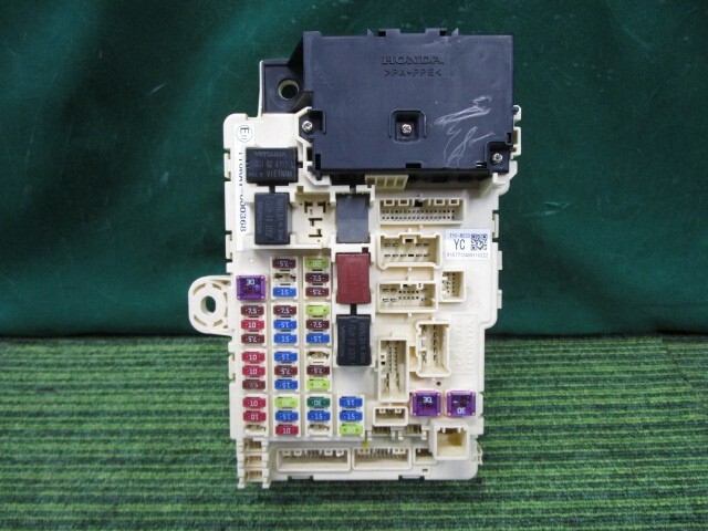 N-BOX DBA-JF1 ヒューズボックス カスタムG Aパッケージ 38209-TY0-N52【岐阜発】拍卖