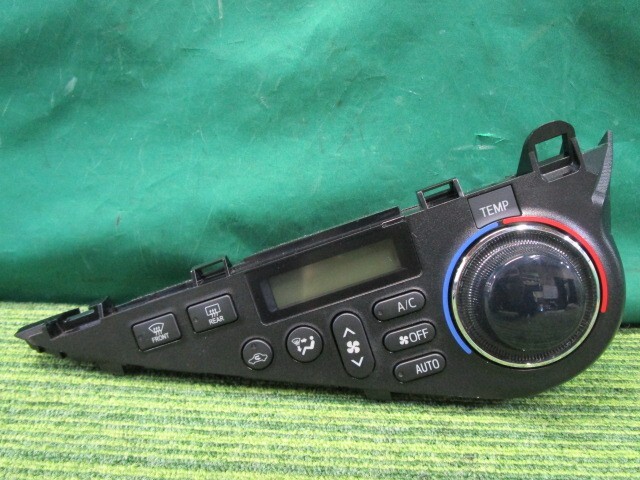 アクア DAA-NHP10 A/Cスイッチパネル S 55900-52720【岐阜発】拍卖