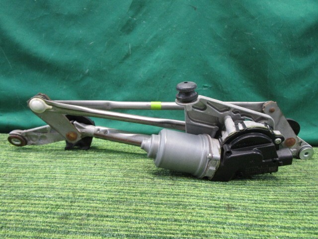 アクア DAA-NHP10 Fワイパーモーター S 85150-52600【岐阜発】拍卖