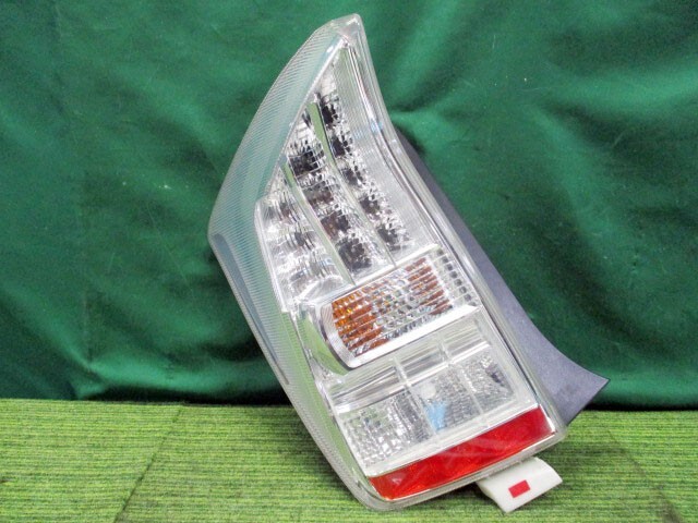 プリウス DAA-ZVW30 左テールランプ S 81560-47122【岐阜発】拍卖