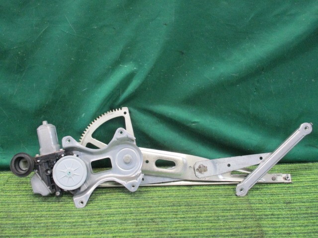 プリウス DAA-ZVW30 右Rドアレギュレータ・モーター S 69801-52070【岐阜発】拍卖