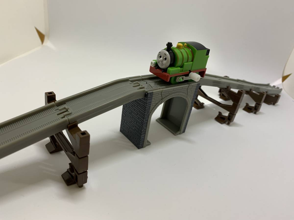 即決 トーマス ブルーマウンテンの謎 壊れる橋 スロープレール2セット拍卖