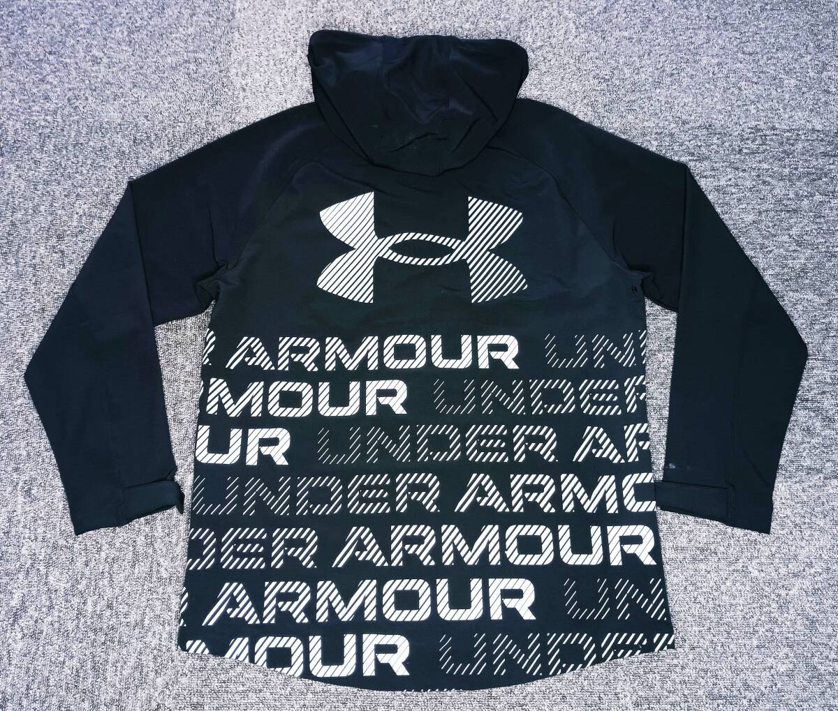 新品!大きめサイズ!価格13200円 UNDER ARMOUR アンダーアーマー 背中ロゴ UAブラッシュドウーブン フルジップフーディ(黒XL-2XL相当)拍卖