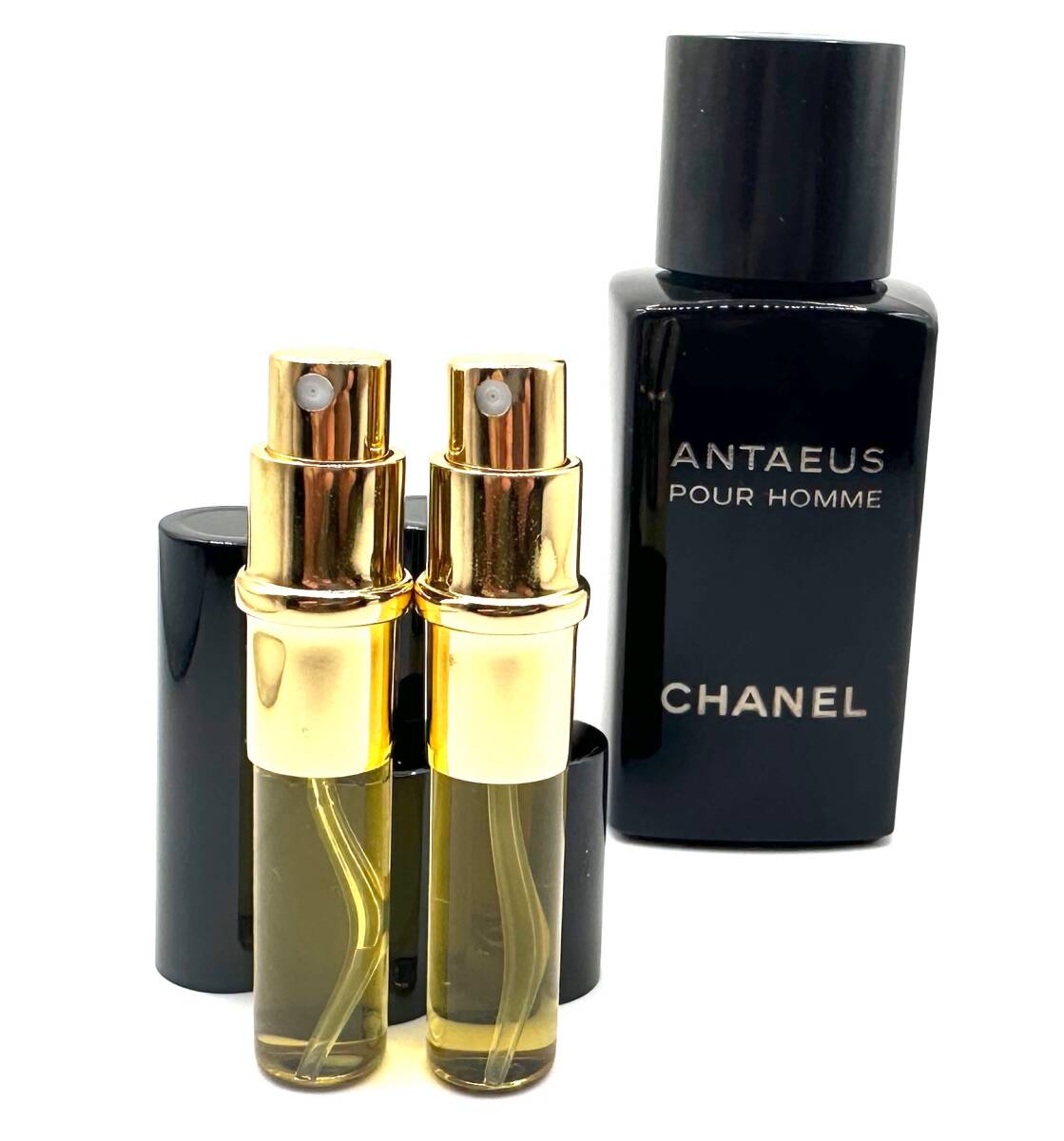★シャネル香水・ANTAEUS(アンティウス) POUR HOMME EDT.★3.5ml入×2本セット・※画像前方の小(黒)ミニスプレーのみ出品です。拍卖