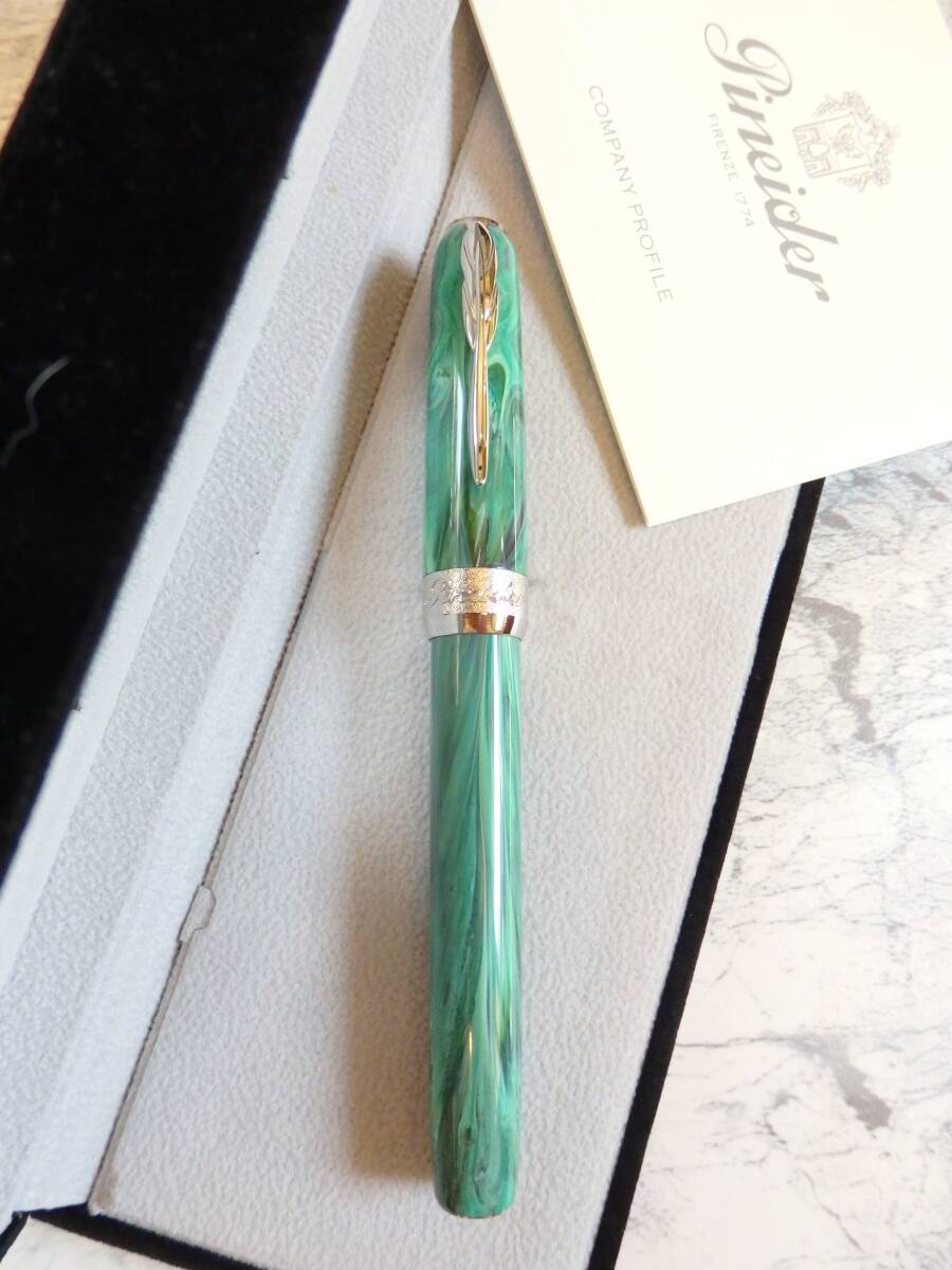 ◆【未使用・新品】イタリヤ製 Pineider ピナイダー ラ・グランデ・ベレッザ・マラカイトグリーン万年筆 ペン先:14金585 M ピネイダー 拍卖