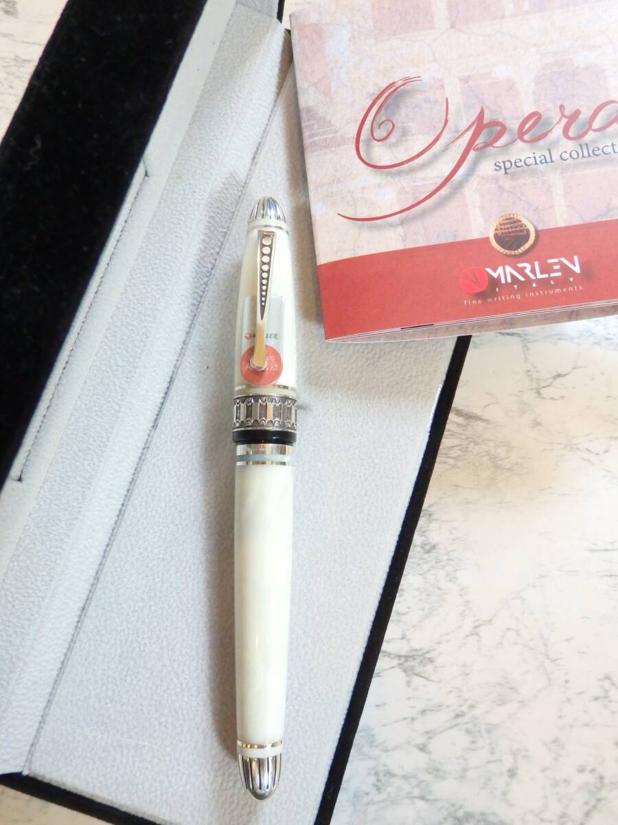 ◆【新品・未使用】マーレン オペラ ホワイトセルロイド製万年筆 ペン先:18K750ソリッドゴールド M拍卖