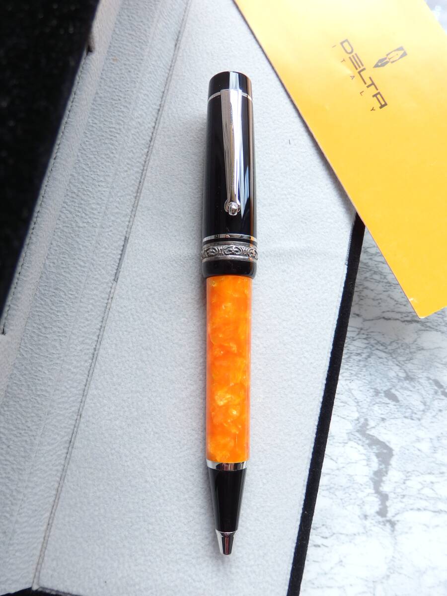 ◆【ほぼ未使用品】【送料410円】DELTA デルタ ドルチェビータ メディアム ツイスト式ボールペン拍卖