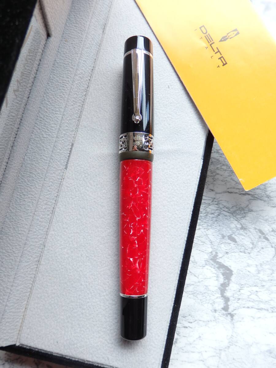◆【ほぼ未使用】【送料410円】デルタ ミレニアム ラージサイズ 365 レッド万年筆 ペン先:18K 750ソリッドゴールド M コンバータ付属拍卖