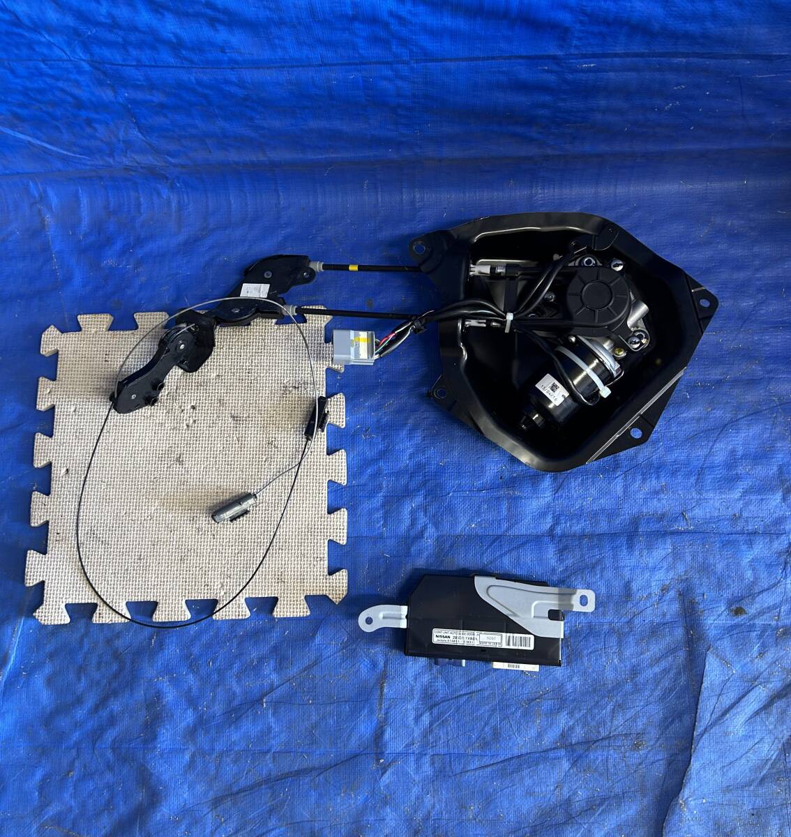 セレナ HC26 C26 H27年 左オートパワースライドドアモーター コントロールユニット付き 5D07拍卖