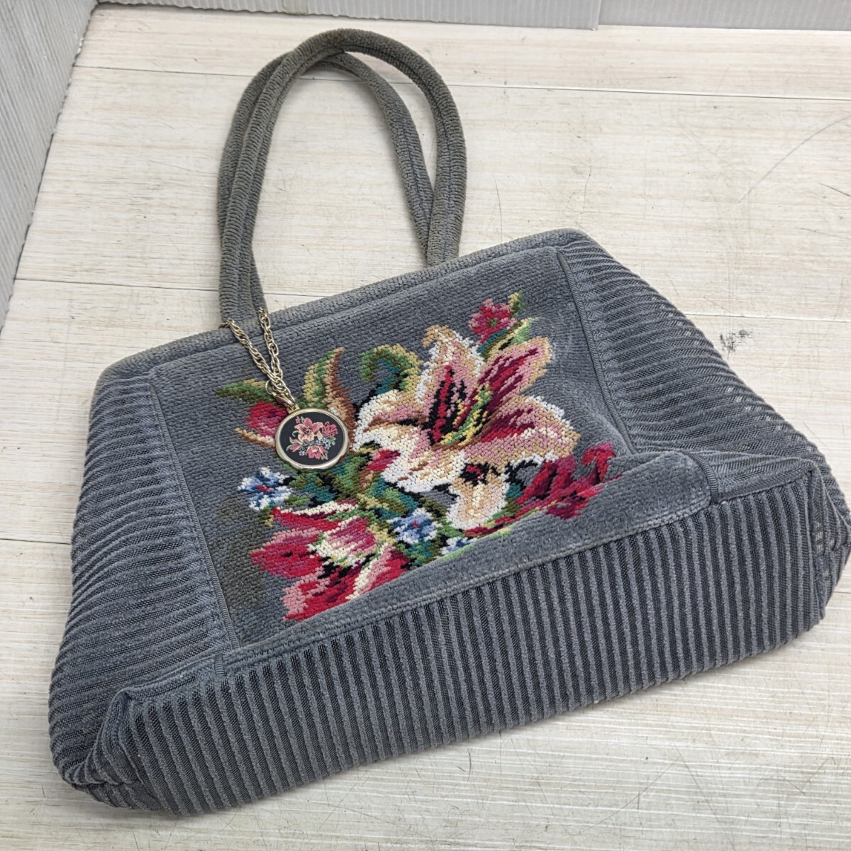 送料無料S99422 FEILER フェイラー ハンドトート バッグタオル 生地 グレー 花柄 刺繍 レディース拍卖