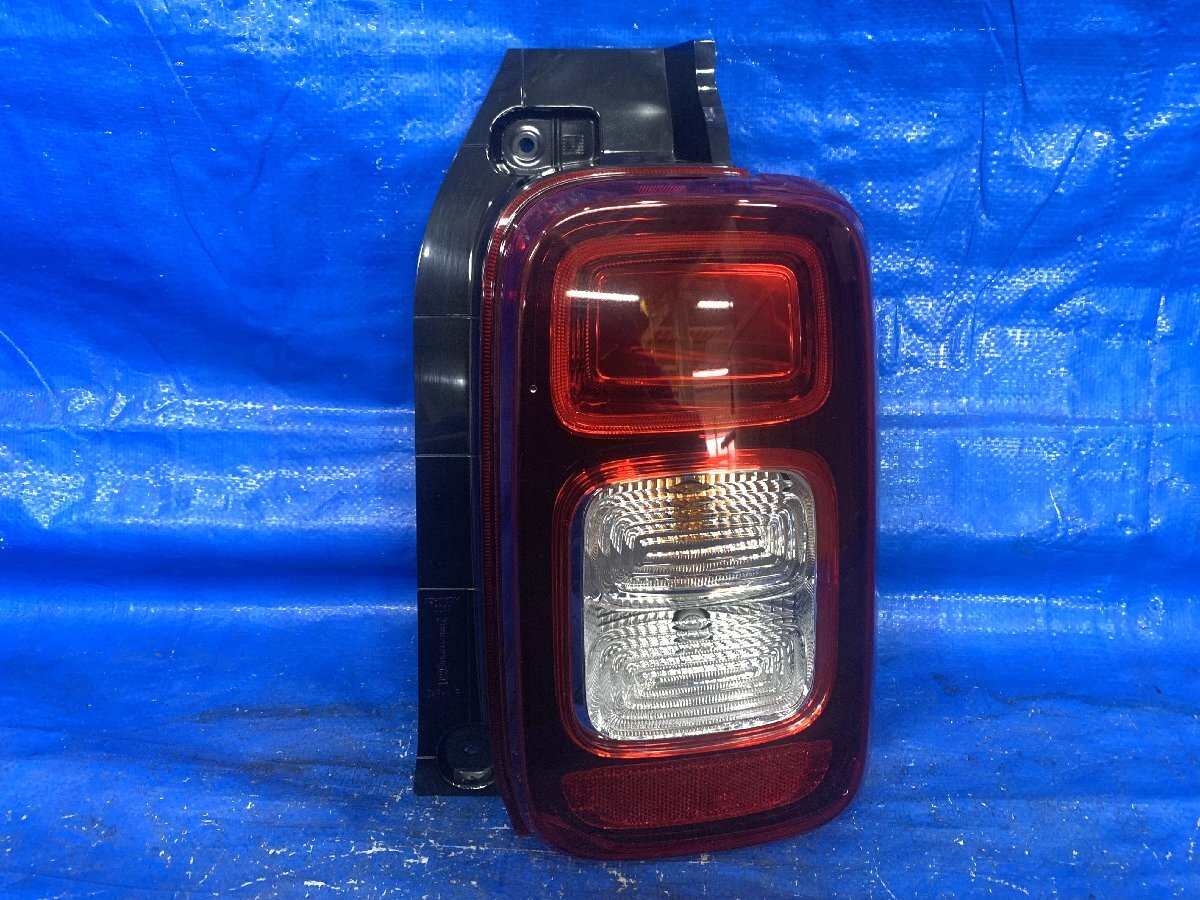 MX91S ワゴンRスマイル 右テールランプ/右テールライト 5P 水没車より取り外し 品番 35650-84S01 年式R5/10 カラー№ZYW 棚 22C2 701064拍卖