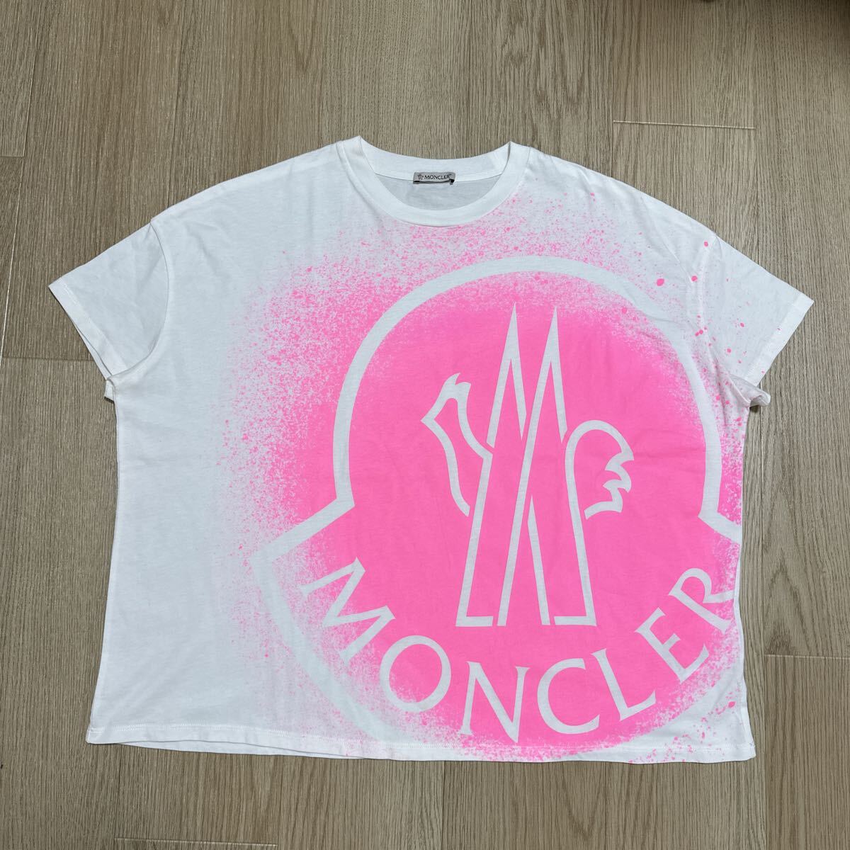 【美品】MONCLER モンクレール ロゴプリント Tシャツ size S ホワイト×ピンク レディース拍卖