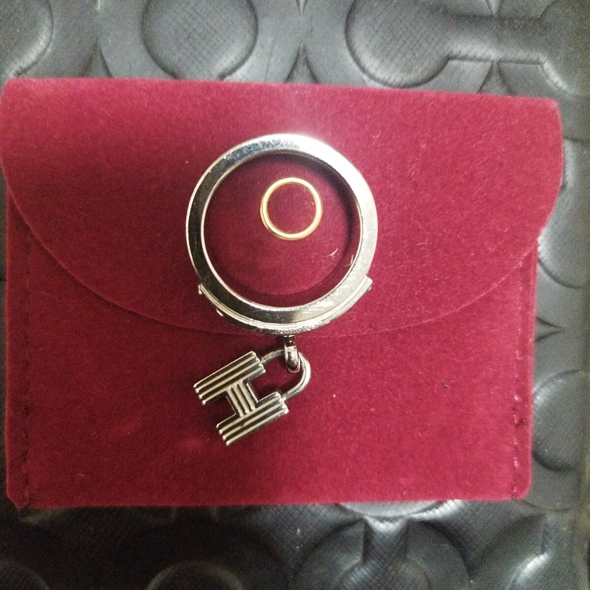 エルメス HERMES ケリー カデナ スカ-フリング シルバーメッキ×ホワイトレザー 売切拍卖