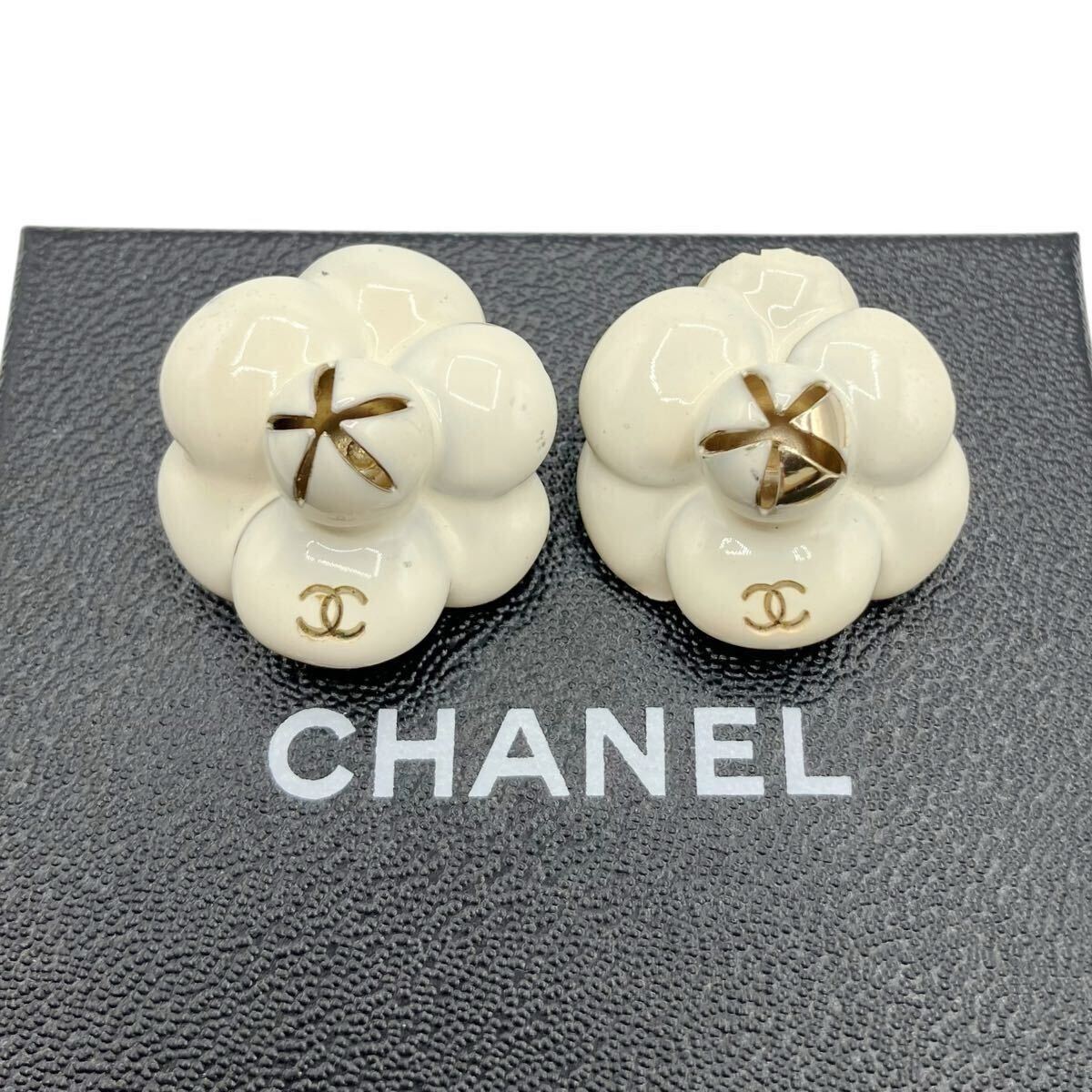 【良品】シャネル CHANEL 02P カメリア イヤリング フラワー 花 ホワイト拍卖