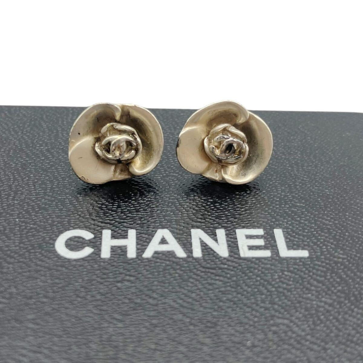 【良品】シャネル CHANEL 01A カメリア ココマーク ピアス フラワー 花 ホワイト拍卖