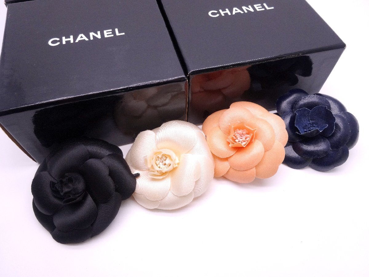 CHANEL シャネル カメリア ブローチ コサージュ4点 フラワー 花 ブラック/ネイビー系/他 ファッション 服飾小物 ブランド 箱付 1円~ T0323拍卖