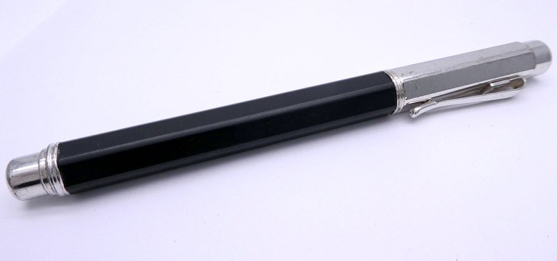 ボールペン CARAN D'ACHE カランダッシュ バリアス エボニーシルバー ローラーボール ブラックxシルバー 筆記用具 文房具 1円~ K0304拍卖