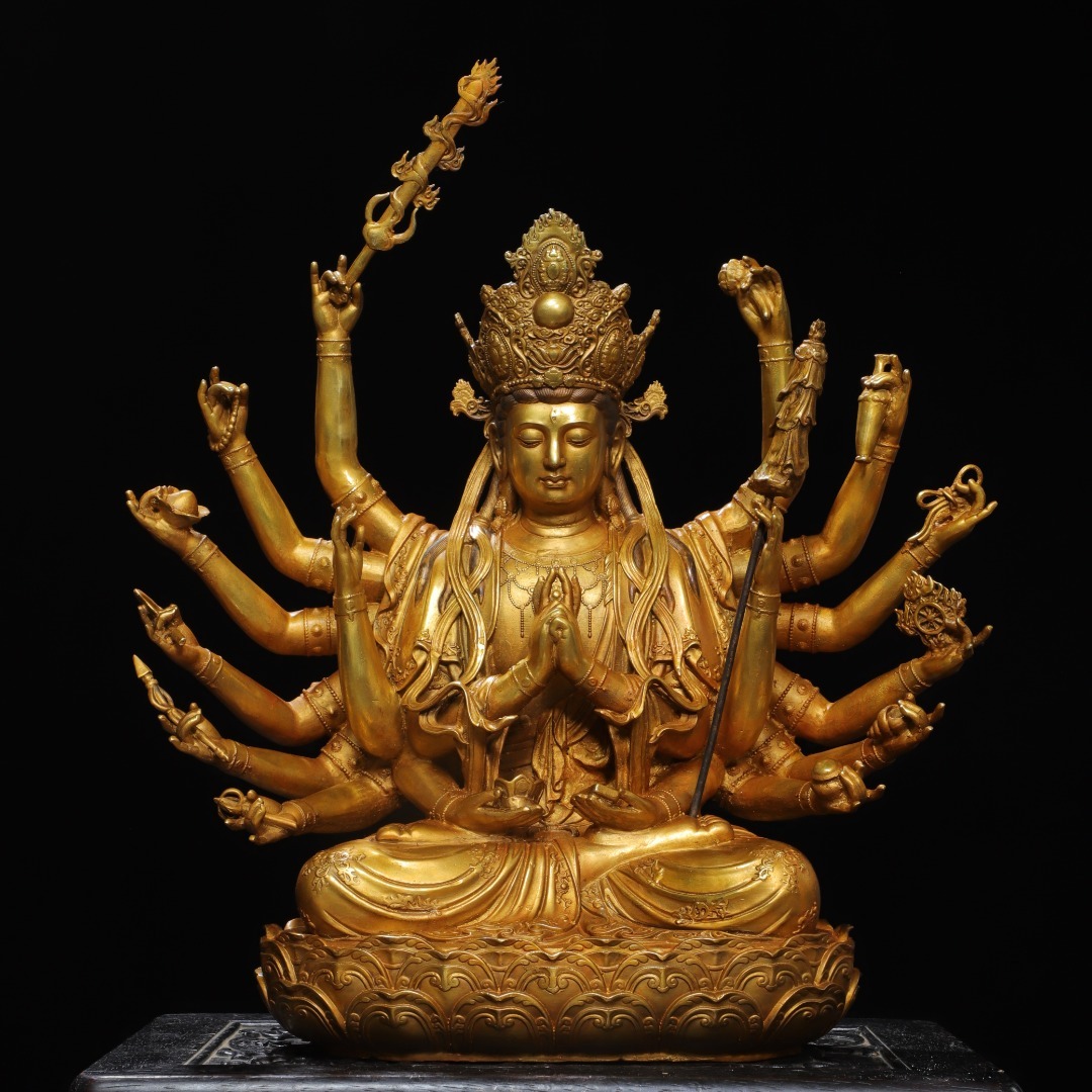 旧 明代 大尺寸 銅塗金 准提菩薩 仏像 中国古美術 古賞物 古置物 唐物 K710拍卖