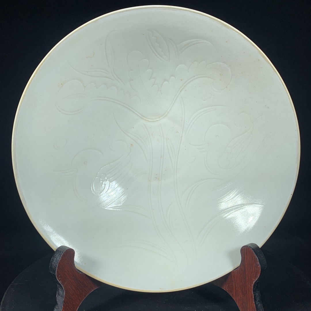 旧 宋代 定窯 白釉刻鴛鴦戯水紋碗 唐磁 古陶磁器 陶芸 中国古美術 古賞物 古置物 唐物 K710拍卖