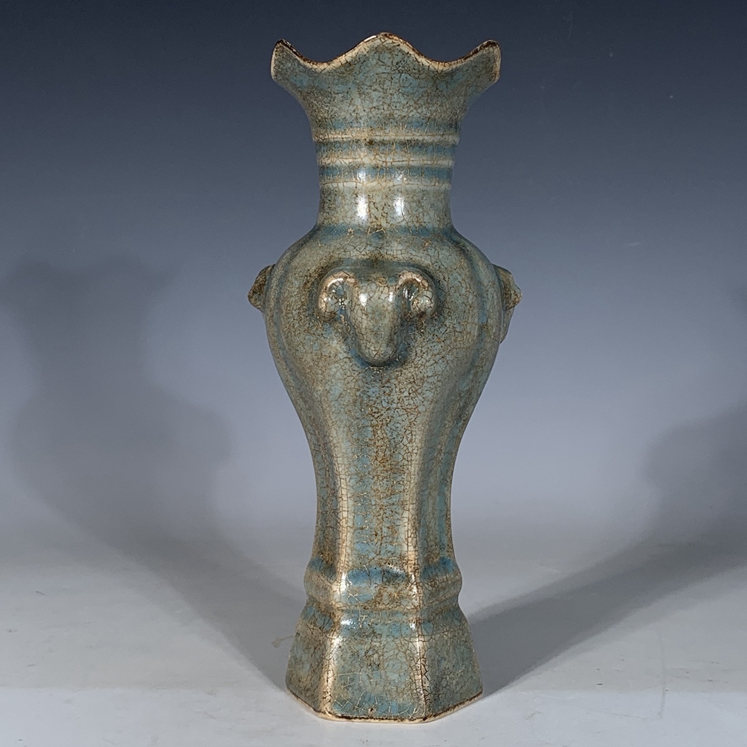 旧 宋代 柴窯 三羊尊 古陶磁器 陶芸 中国古美術 古賞物 古置物 唐物 K710拍卖