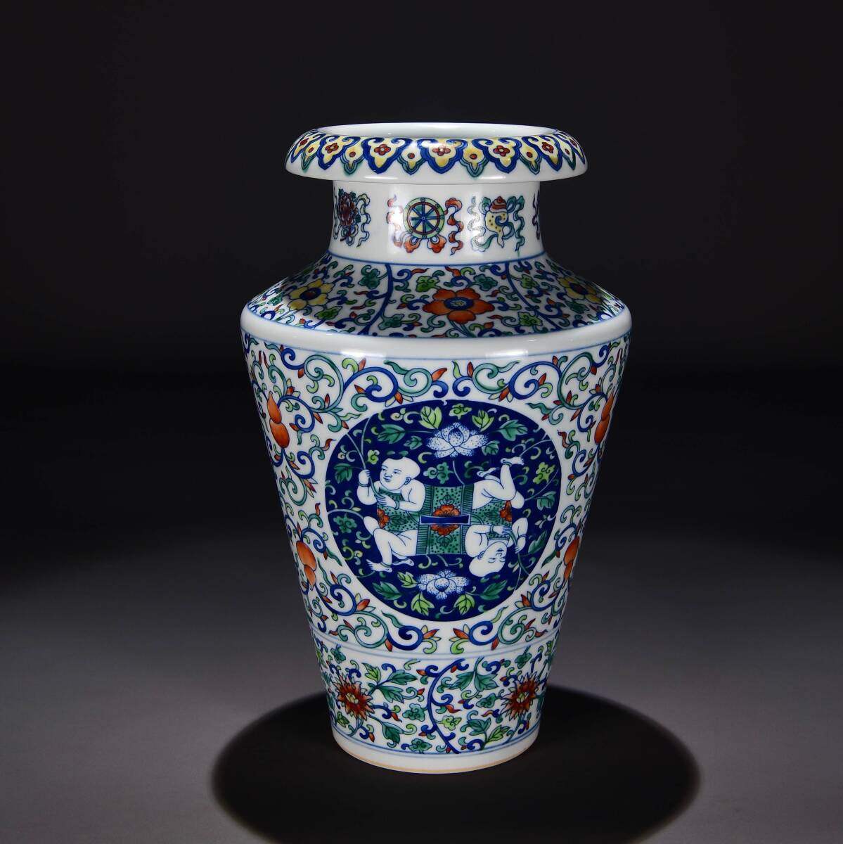 旧 清代 乾隆年制 斗彩福壽雙全圖瓶 古陶磁器 陶芸 中国古美術 古賞物 古置物 唐物 K710拍卖