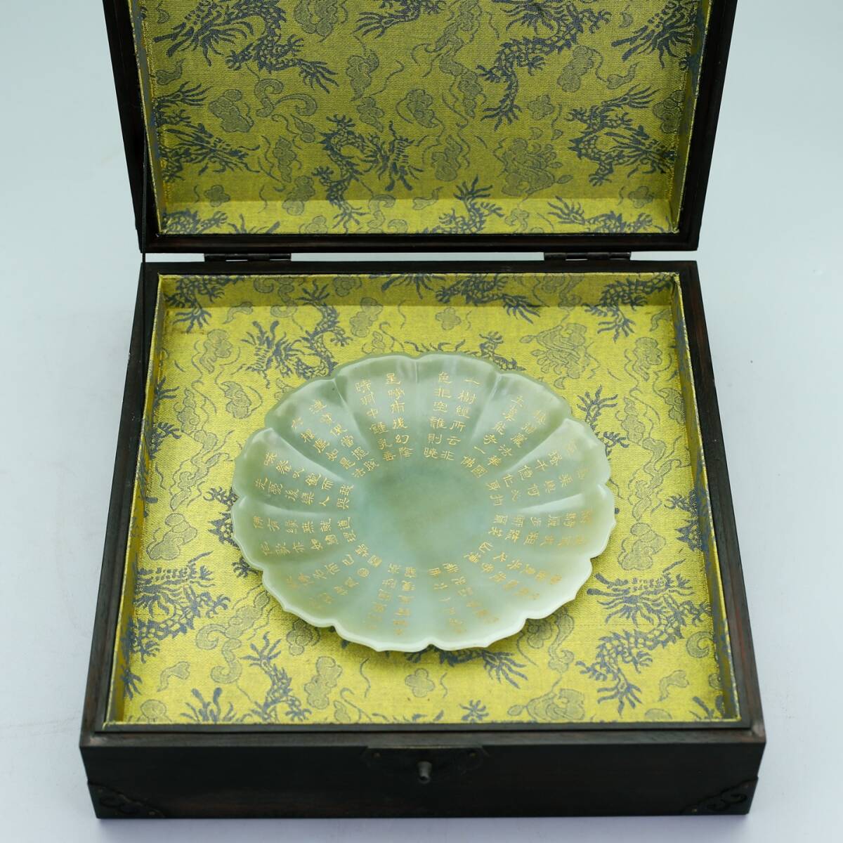 旧 清代 和田玉 白玉花瓣皿 天然石 時代物 中国古美術 古賞物 古置物 唐物 S710拍卖