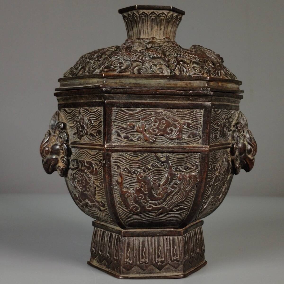 旧 明代 宣德年制 紫銅 浮雕古獸紋 熏香爐 中国古美術 古賞物 古置物 唐物 K710拍卖