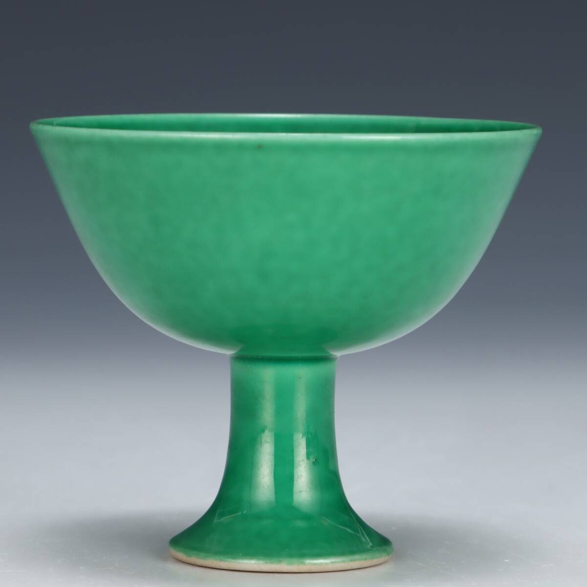 旧 明代 成化年制 瓜皮綠釉 高足杯 唐磁 古陶磁器 陶芸 中国古美術 古賞物 古置物 唐物 K710拍卖