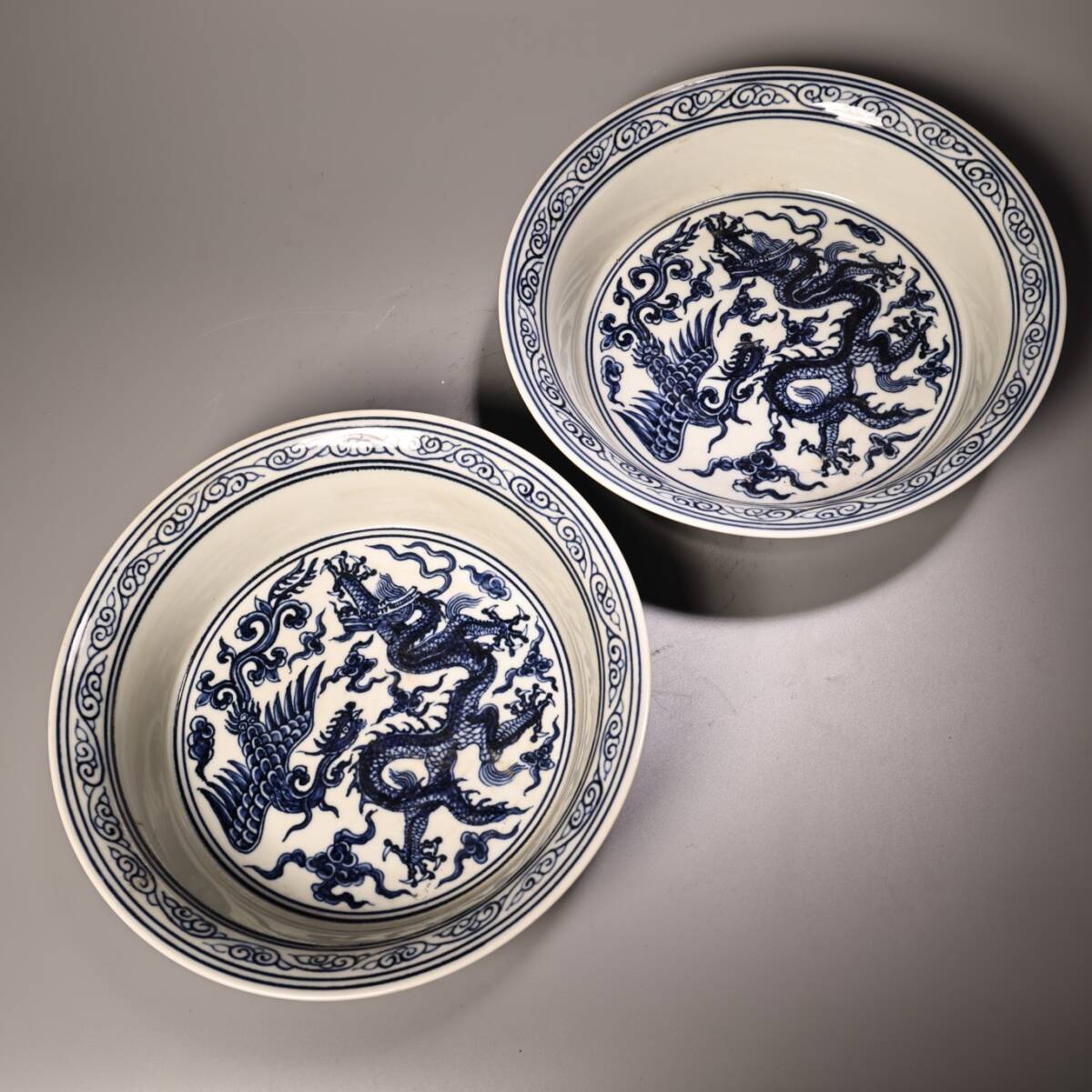 旧 明代 手繪青花瓷 竜鳳盤子 古陶磁器 陶芸 中国古美術 古賞物 古置物 唐物 K710拍卖