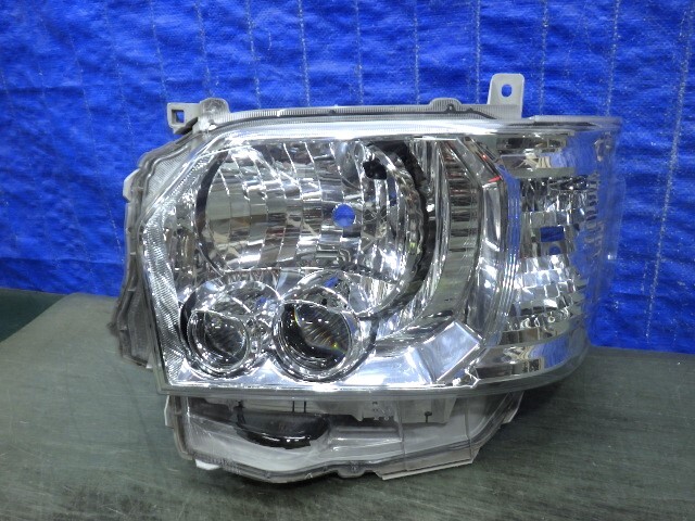 2500 ハイエース 200 後期 4型 5型 6型 左ライト LED 26-137 83 純正品 美品拍卖