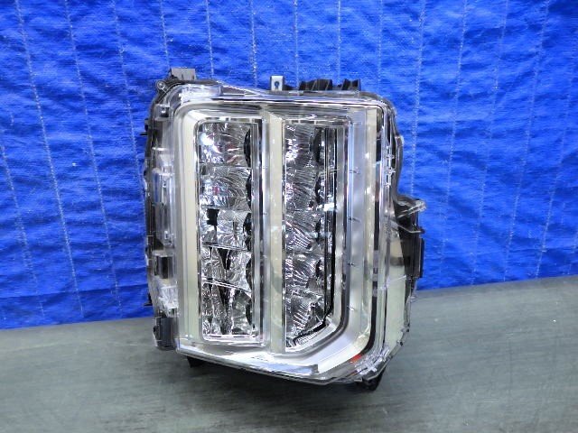 2887 デリカ D5 D:5 CV1W 後期 右ライト LED 100-67120 レンズ美品拍卖