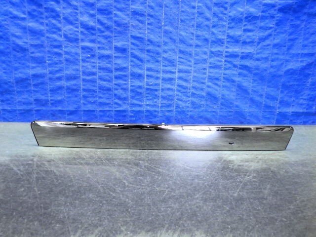 G009 NV350 キャラバン E26 リアガーニッシュ 90810 5YE6C 90810 5YE7C拍卖