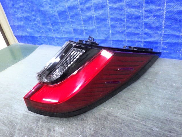 K099 レクサス LM TAWH15W 右テール LED V2-18 美品拍卖