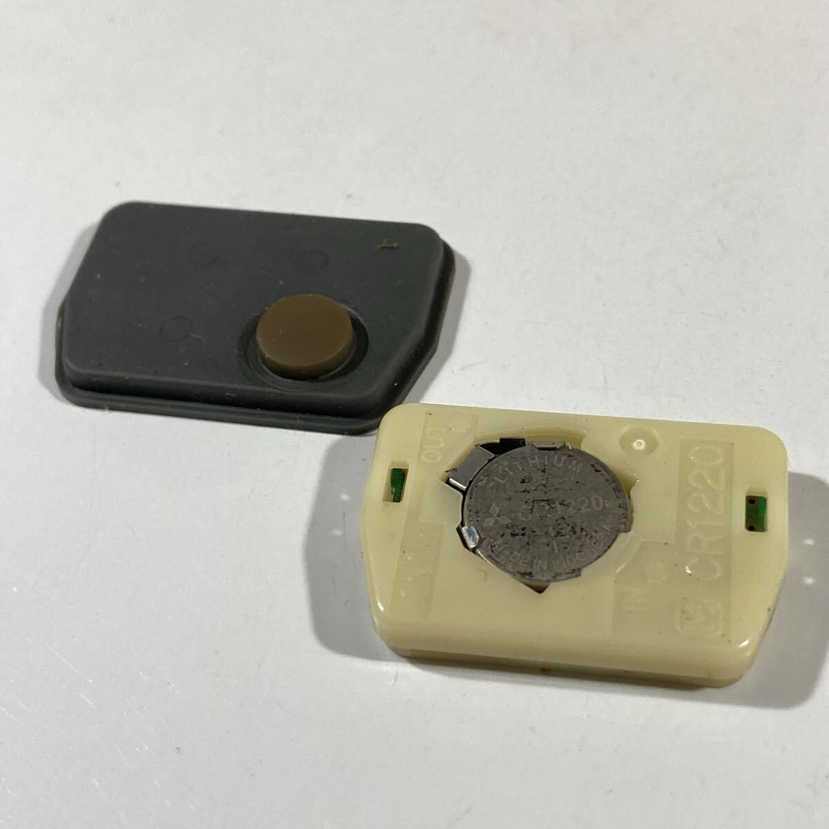 送料込 SUZUKI スズキ純正 ワゴンR アルト エヴリィ ジムニー 1ボタン スマートキー キーレス クリーム 白基盤 MTI154J拍卖