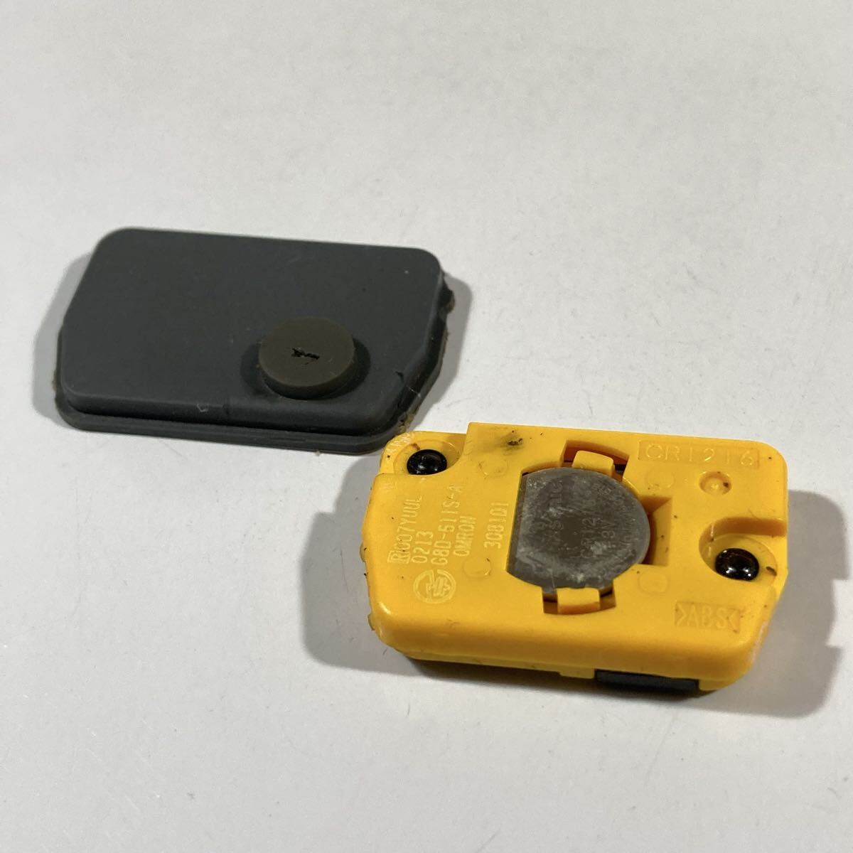 送料込 SUZUKI スズキ純正 ワゴンR エヴリィ アルト パレット 007YUUL0213 1ボタン スマートキー キーレス リモコン 鍵 黄色基盤 MTI151J拍卖