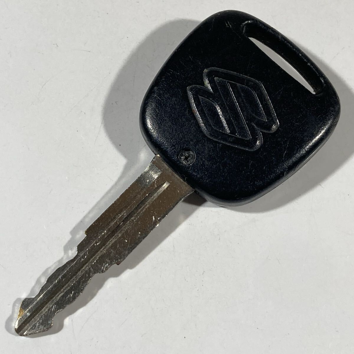 送料込 SUZUKI スズキ純正 ワゴンR アルト エヴリィ ジムニー 1ボタン スマートキー キーレス リモコン 鍵 灰色 グレー基盤 MTI221J拍卖