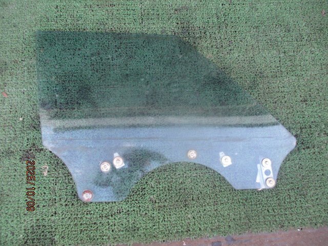 (0430)MS110 クラウン 鬼クラ フロント右側ドアガラス ウィンドウ拍卖