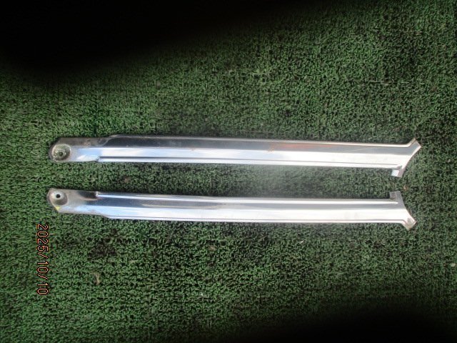 (0430)MS110 クラウン 鬼クラ フロントガラスモール 左右拍卖