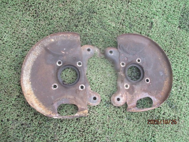 (0437)SA22C サバンナRX-7 フロントブレーキバックプレート 左右拍卖