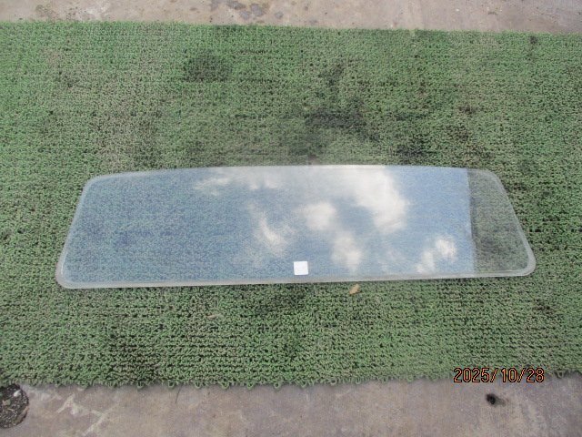 (0438)B122 サニトラ サニートラック リアガラス ウィンドウ拍卖