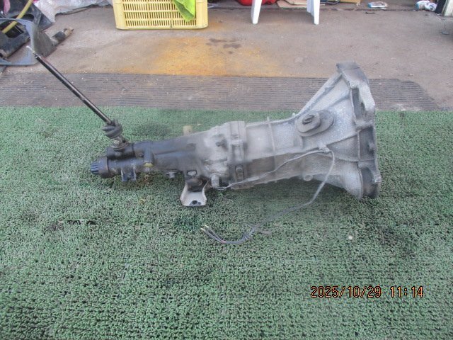 (0438)B122 サニトラ サニートラック 純正4速ミッション拍卖