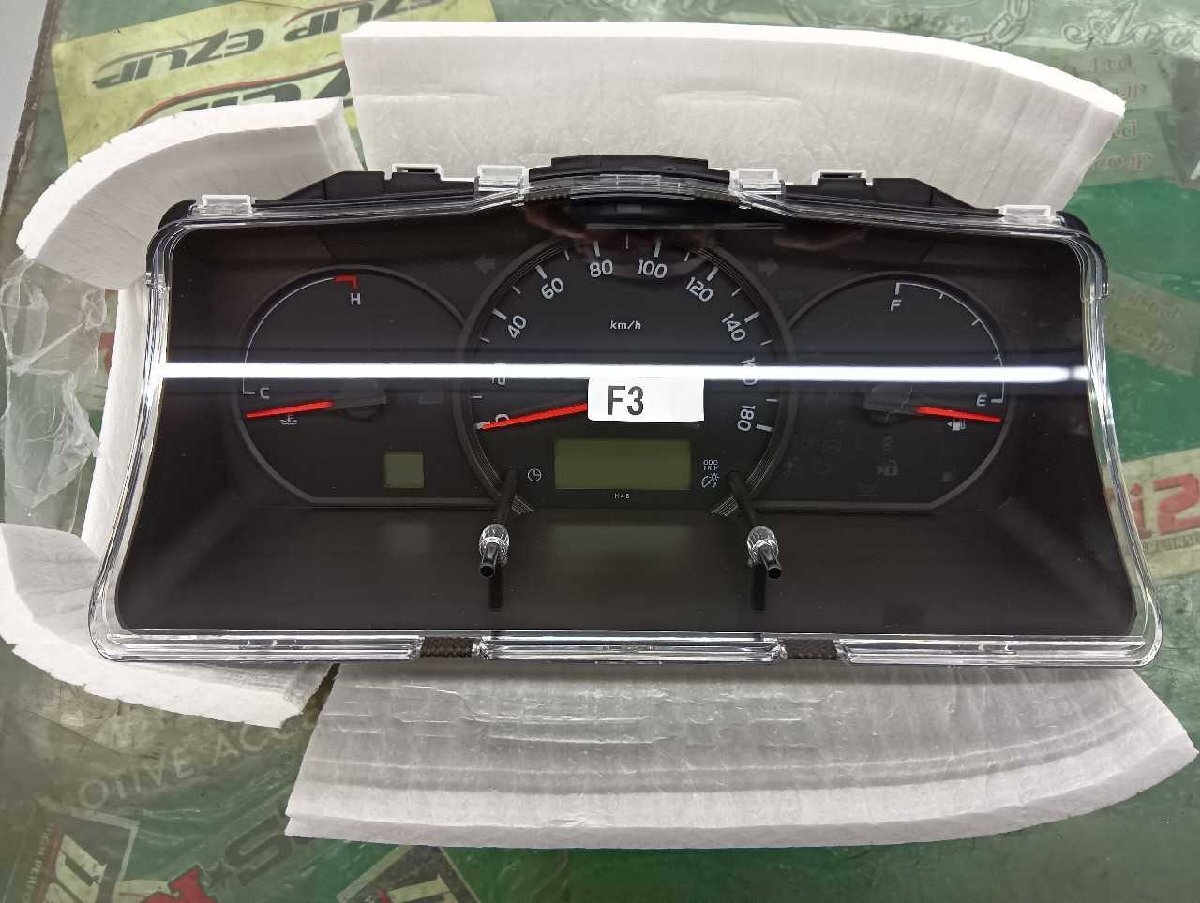 中古? 200系 ハイエース 純正 メーター 83800-26F30 スピードメーター 野田拍卖