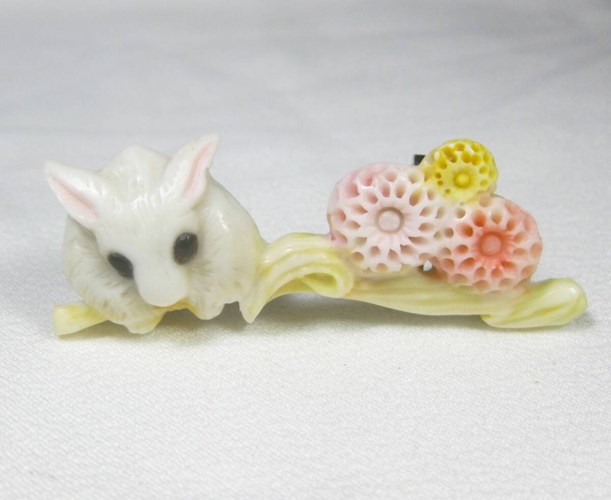 白兎 「菊の花とウサギ」   和装飾り・帯留拍卖