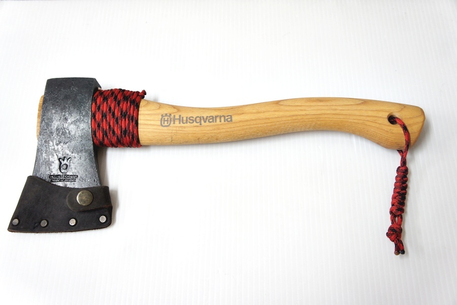 福岡)Husqvarna ハスクバーナ HAND FORGED アウトドア用 キャンプギア 手斧 38cm スウェーデン製 カバー付属 F251002j2 NK02C拍卖