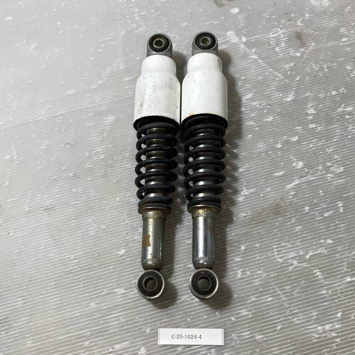 SUZUKI バーディー90 BD42A リア ショック左右 Birdie スズキ拍卖