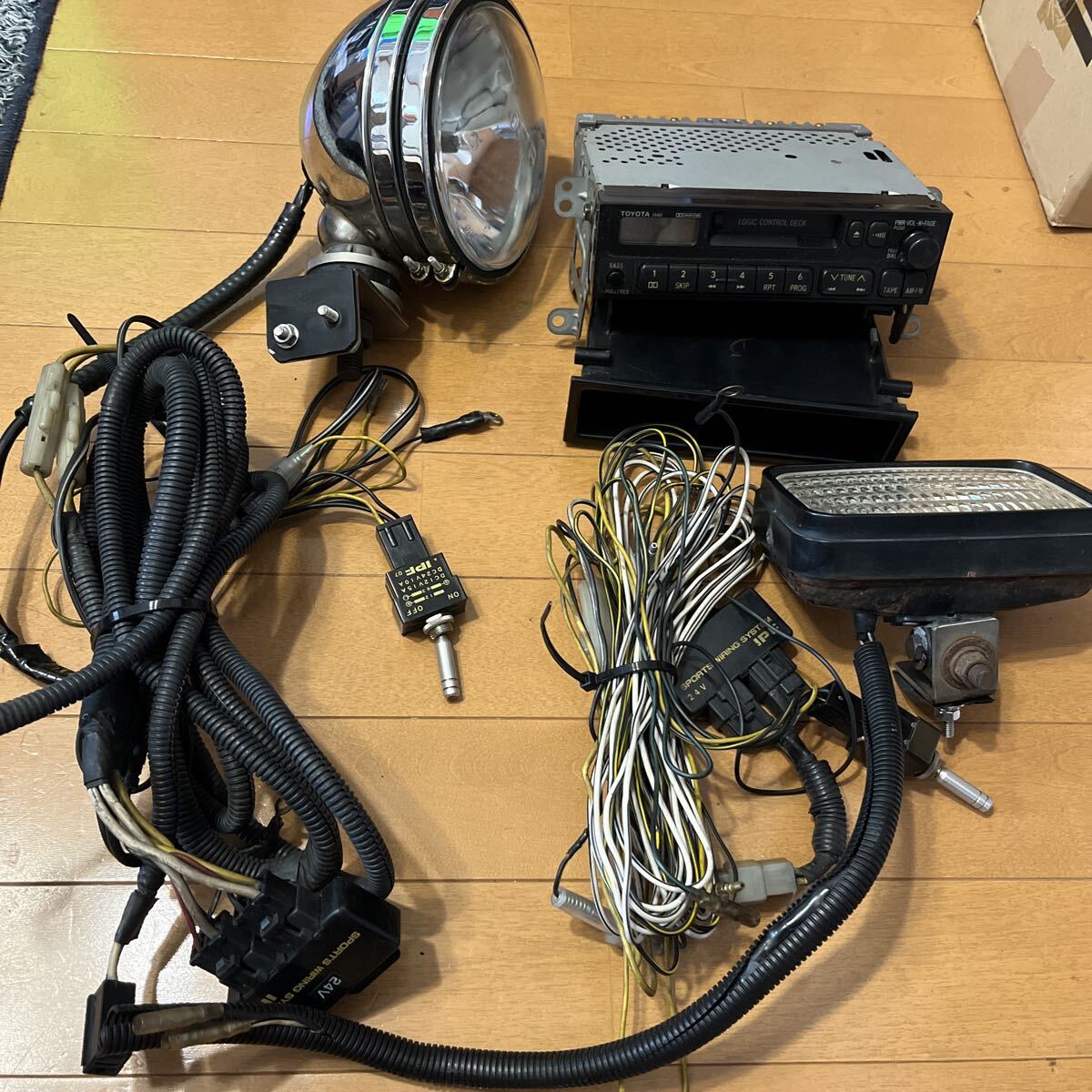 当時物 ランクル70 板バネ用 IPF 24V仕様 ドライビングランプ バックランプ 1DINデッキ3点セット ランドクルーザー LAND CUISER 拍卖