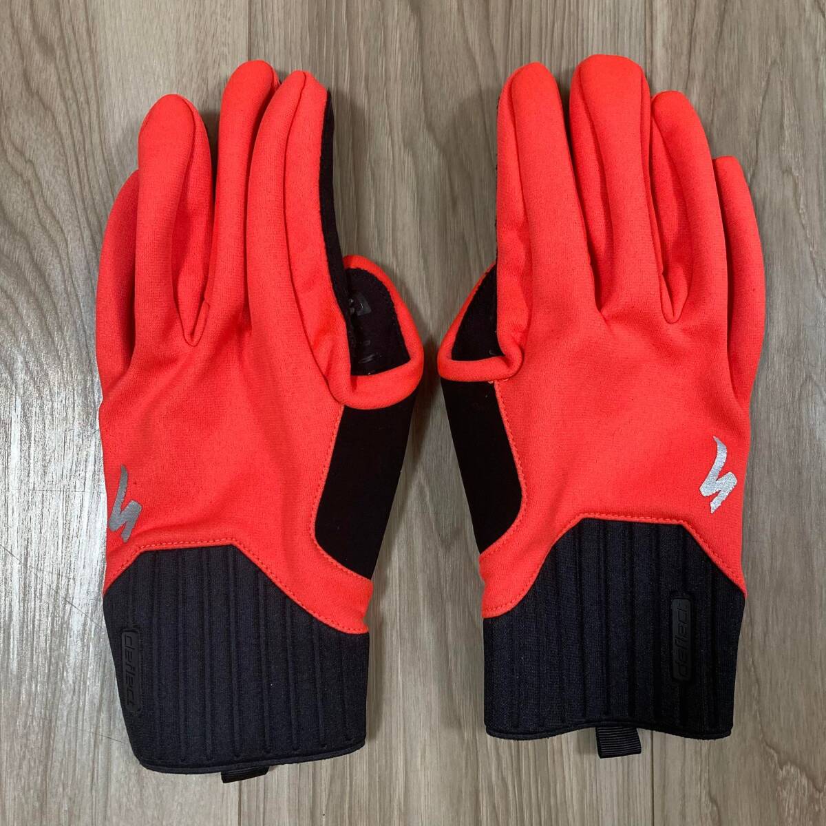 送料230★正規 スペシャライズド 海外 M メンズ 冬用 防風 グローブ 自転車用手袋 SPECIALIZED 定番 deflect 良質品 D827 ルミナスオレンジ拍卖