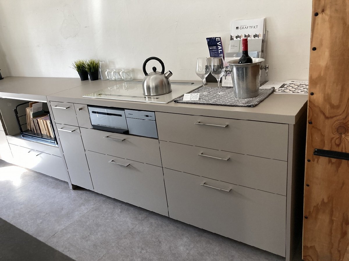 F-903 ♪【兵庫県三木市 引取限定】1階 システムキッチン IHコンロ 魚焼きグリル付き レンジ台 食器棚 2点セット オシャレ 展示品拍卖