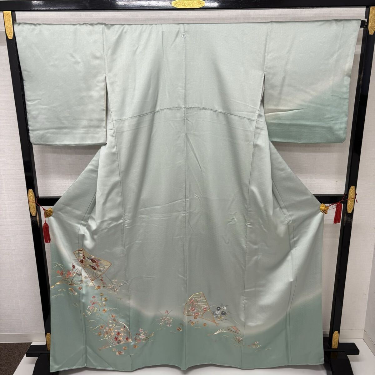 圧巻 色留袖 裄68 中国 蘇州刺繍 扇子に花 金彩地紋 一つ紋 着物 正絹 W-5341拍卖